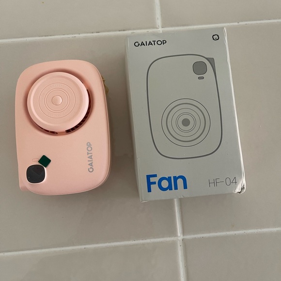 Mini Fan Camera Style With Mirror & Digital Display USB Charger - Picture 12 of 12